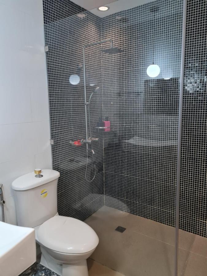 Huge Condo Unit Near Burgos Circle, St Lukes, Shangri-La - P Hamptons T1 Makati City Екстер'єр фото